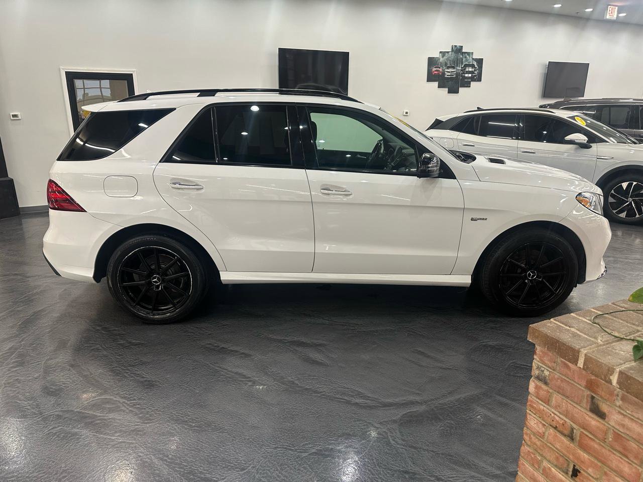 Used 2018 Mercedes-Benz GLE 43 AMG 4MATIC w/ Night Package image 4