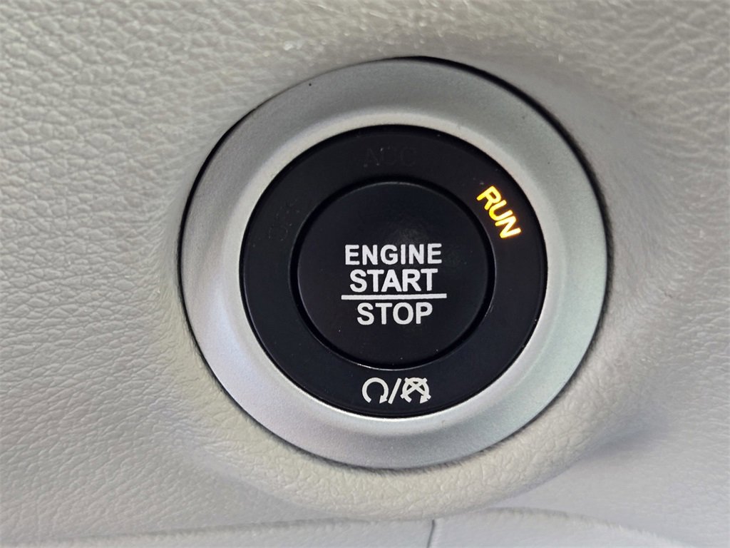 Used 2022 Chrysler Pacifica Touring-L image 23