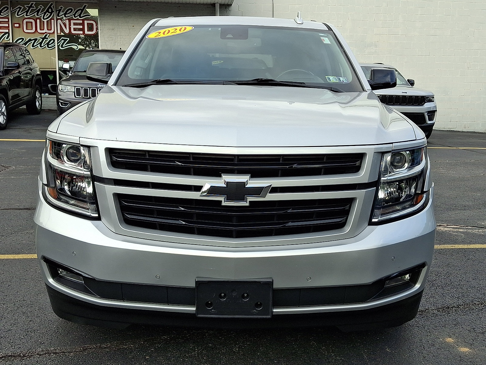 Used 2020 Chevrolet Suburban Premier AWD/4WD image 2