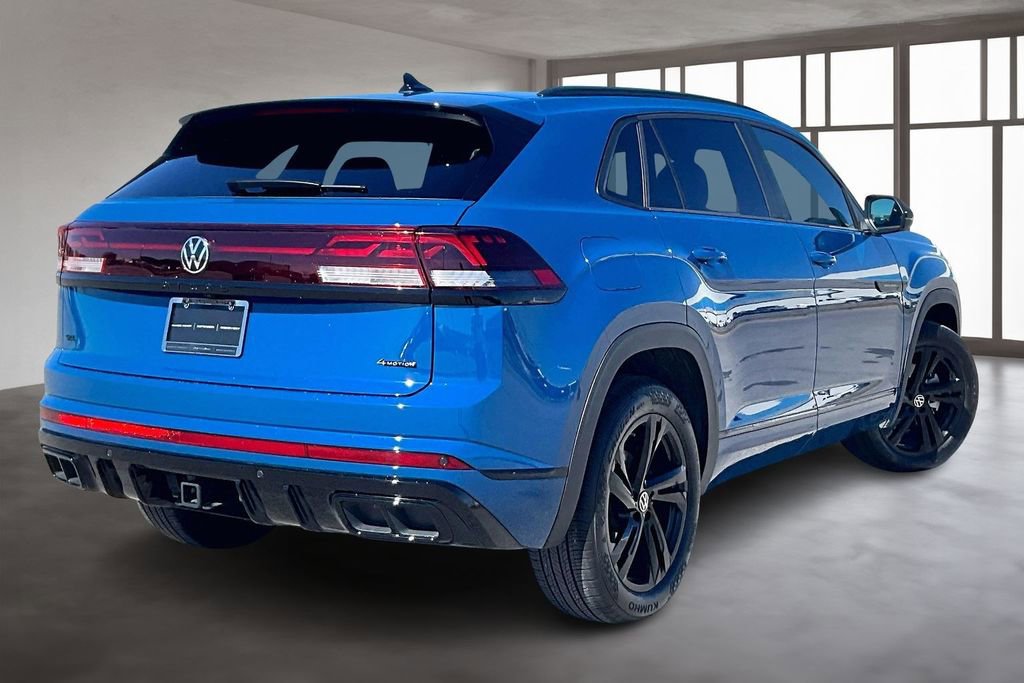 Used 2025 Volkswagen Atlas Cross Sport SEL R-Line image 2