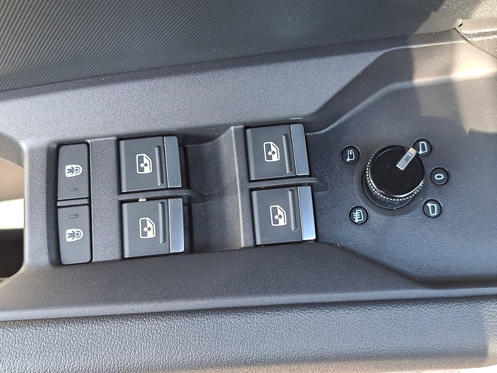 Certified 2024 Audi Q4 e-tron Premium image 30