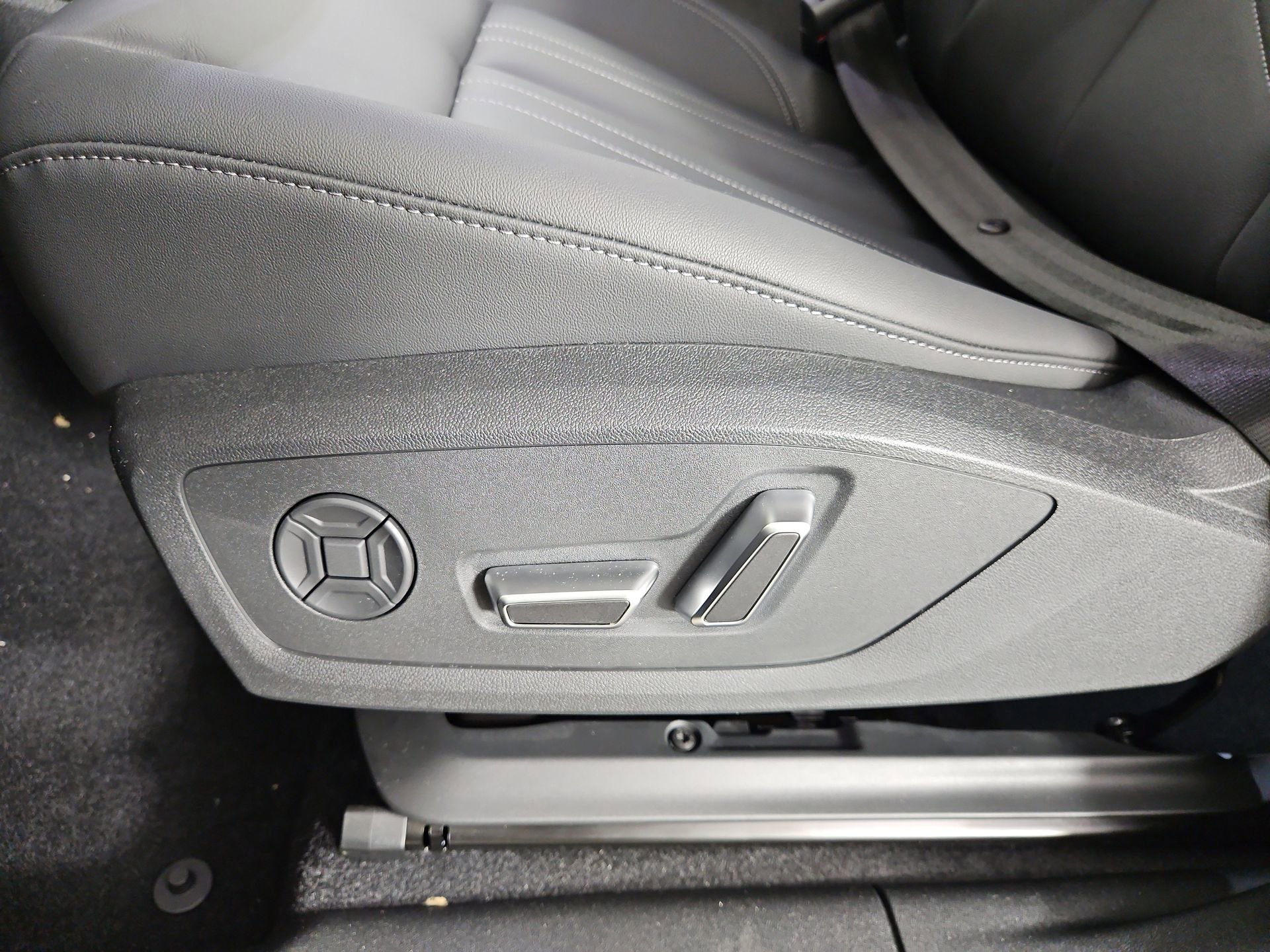 New 2026 Audi Q3 quattro 2.0T image 17