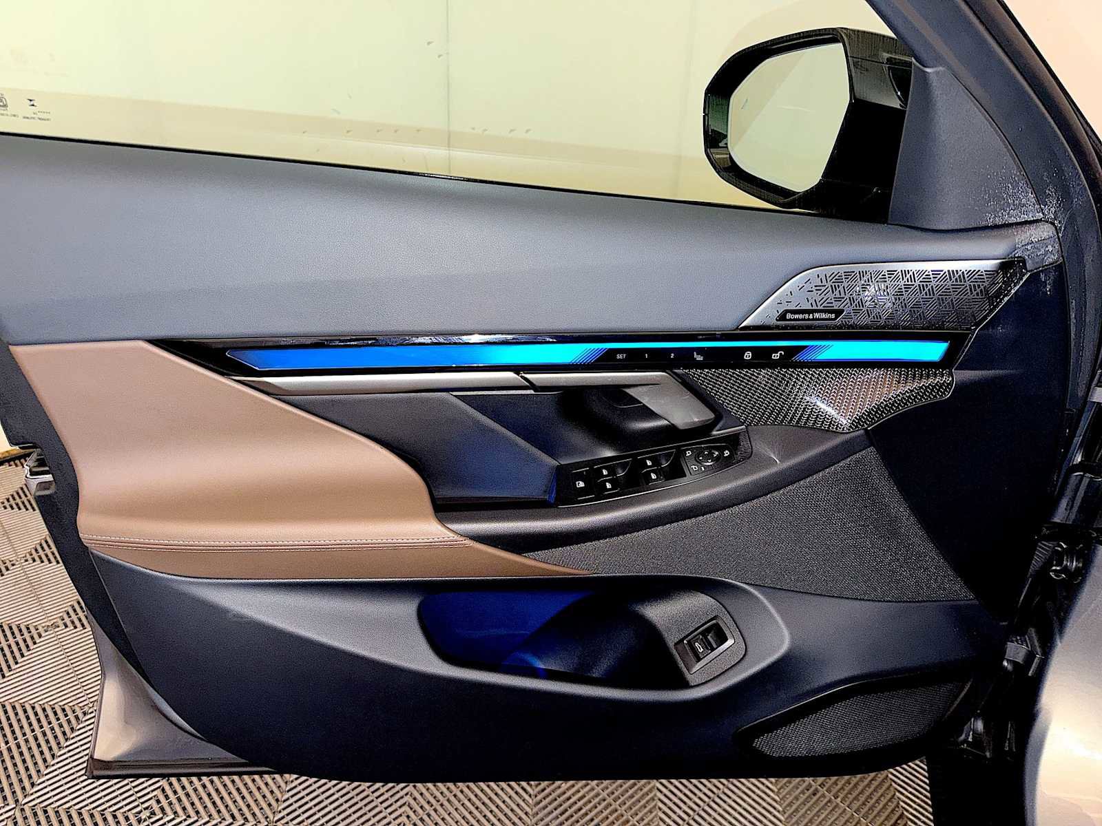 Used 2024 BMW i5 M60 w/ Premium Package image 11