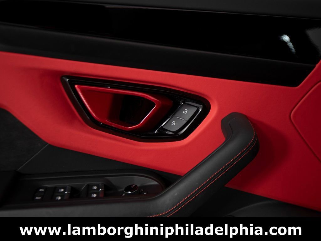 Used 2024 Lamborghini Urus S image 13