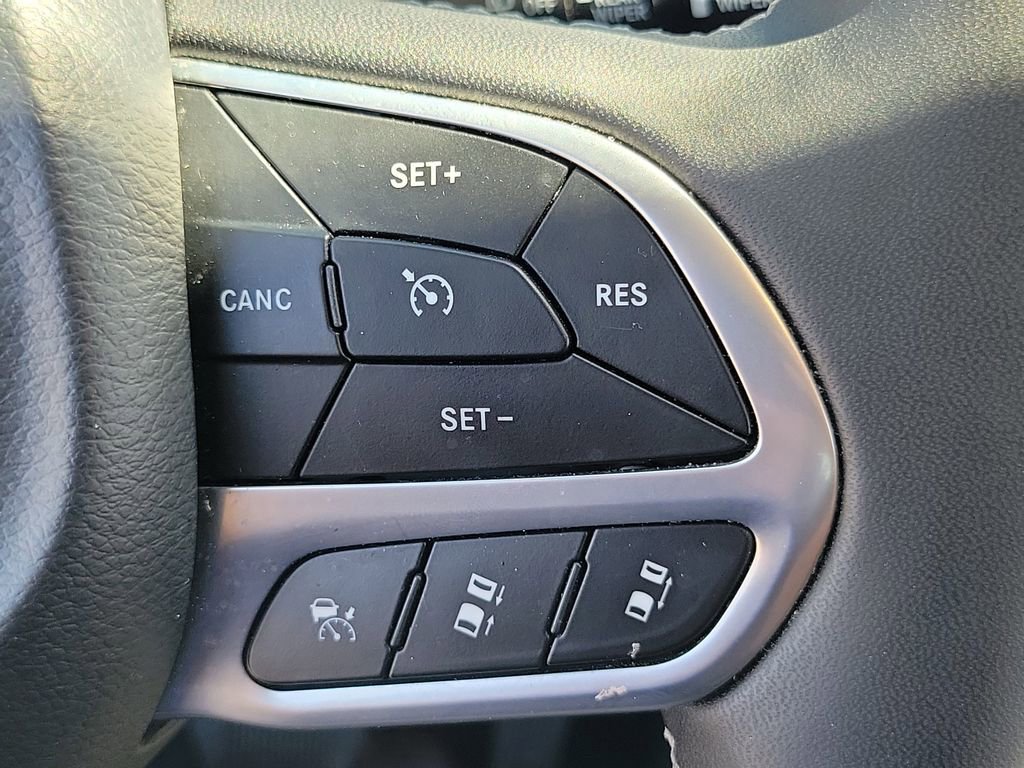 Used 2024 Chrysler Pacifica Touring-L image 24