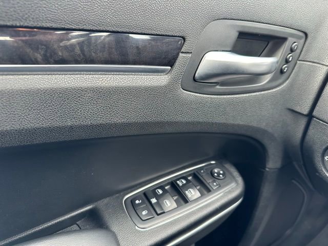 Used 2018 Chrysler 300 Limited image 52