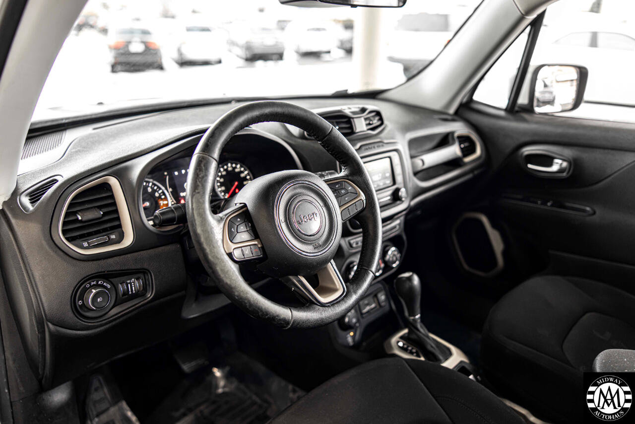 Used 2015 Jeep Renegade Latitude w/ Cold Weather Group II image 16