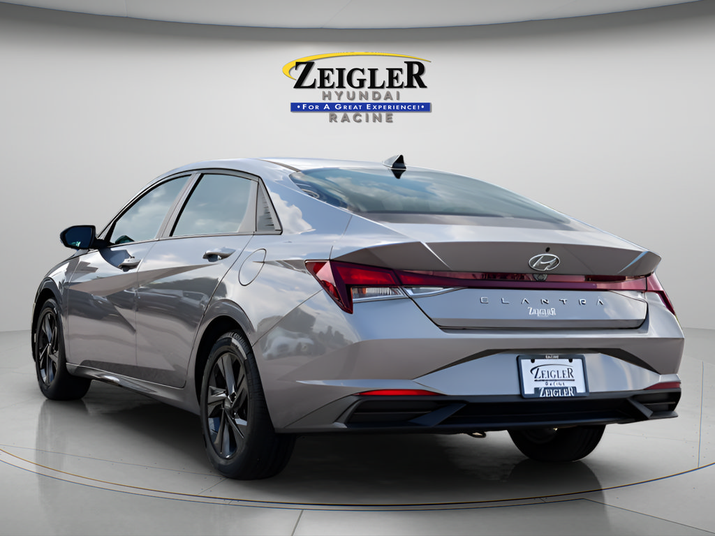 Certified 2021 Hyundai Elantra SEL w/ Convenience Package FWD image 5
