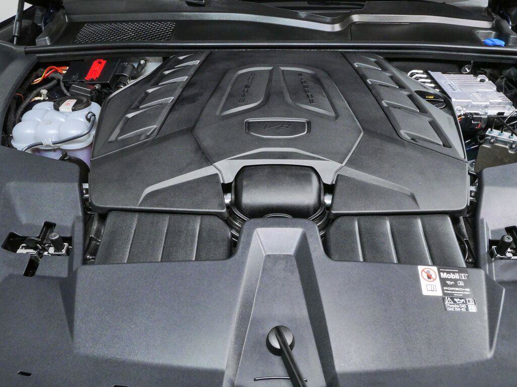 Certified 2024 Porsche Cayenne Turbo GT AWD/4WD image 35