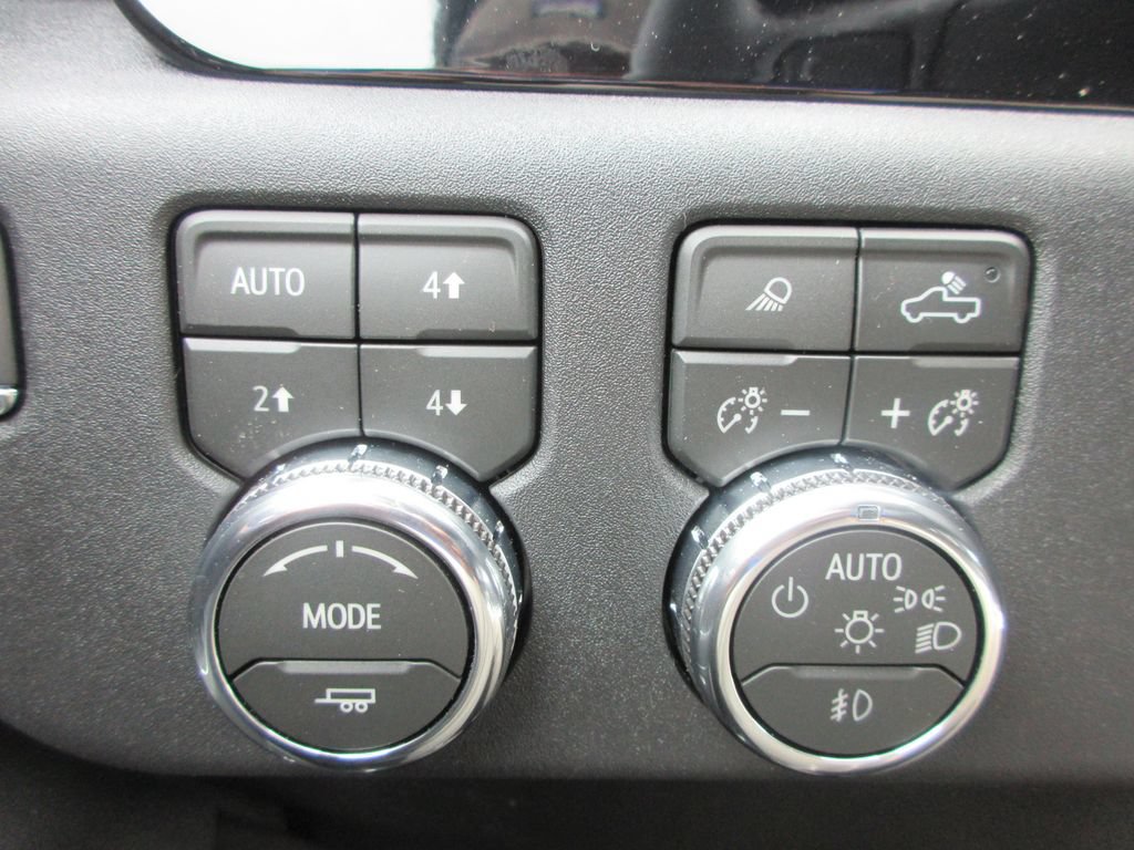 New 2026 GMC Sierra 2500 SLT AWD/4WD image 16