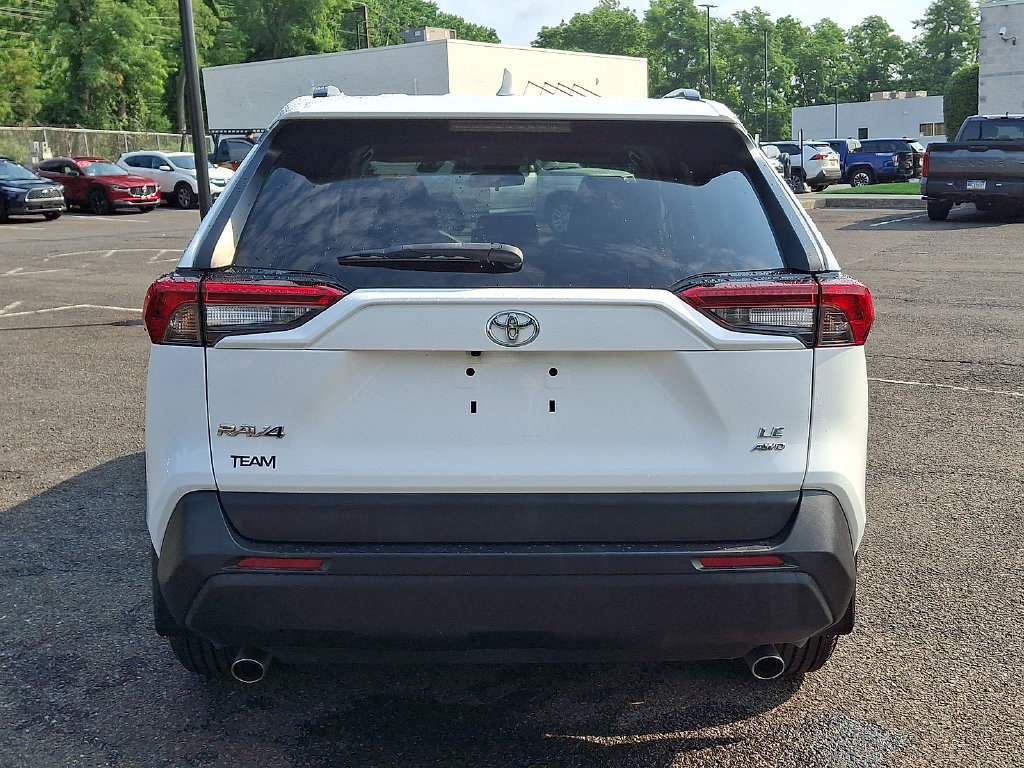 Used 2021 Toyota RAV4 LE AWD/4WD image 29