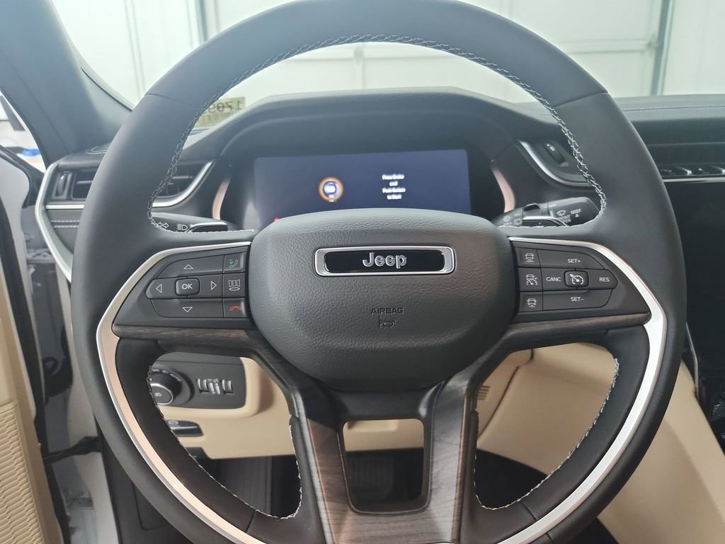 New 2025 Jeep Grand Cherokee L Limited w/ Trailer Tow Package image 22