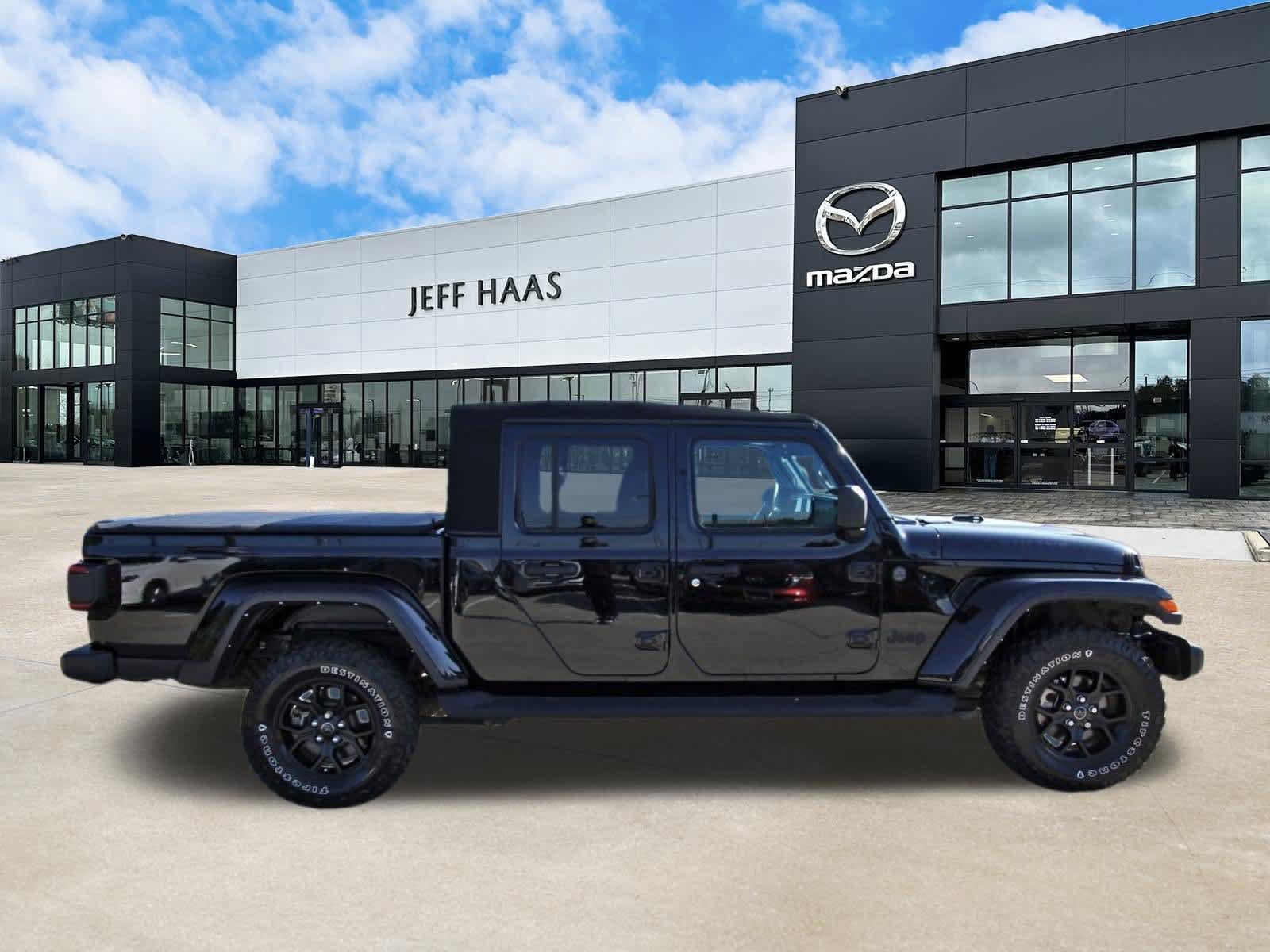 Used 2024 Jeep Gladiator Sport AWD/4WD image 5