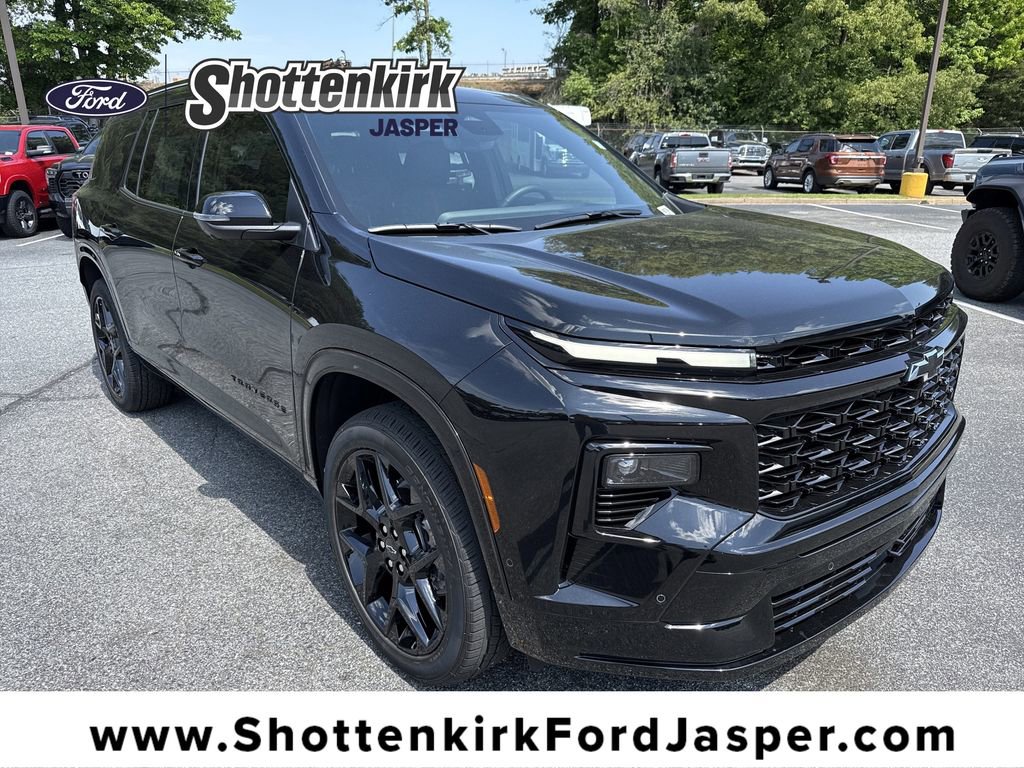 Used 2026 Chevrolet Traverse RS w/ LPO, Floor Liner Package FWD image 1
