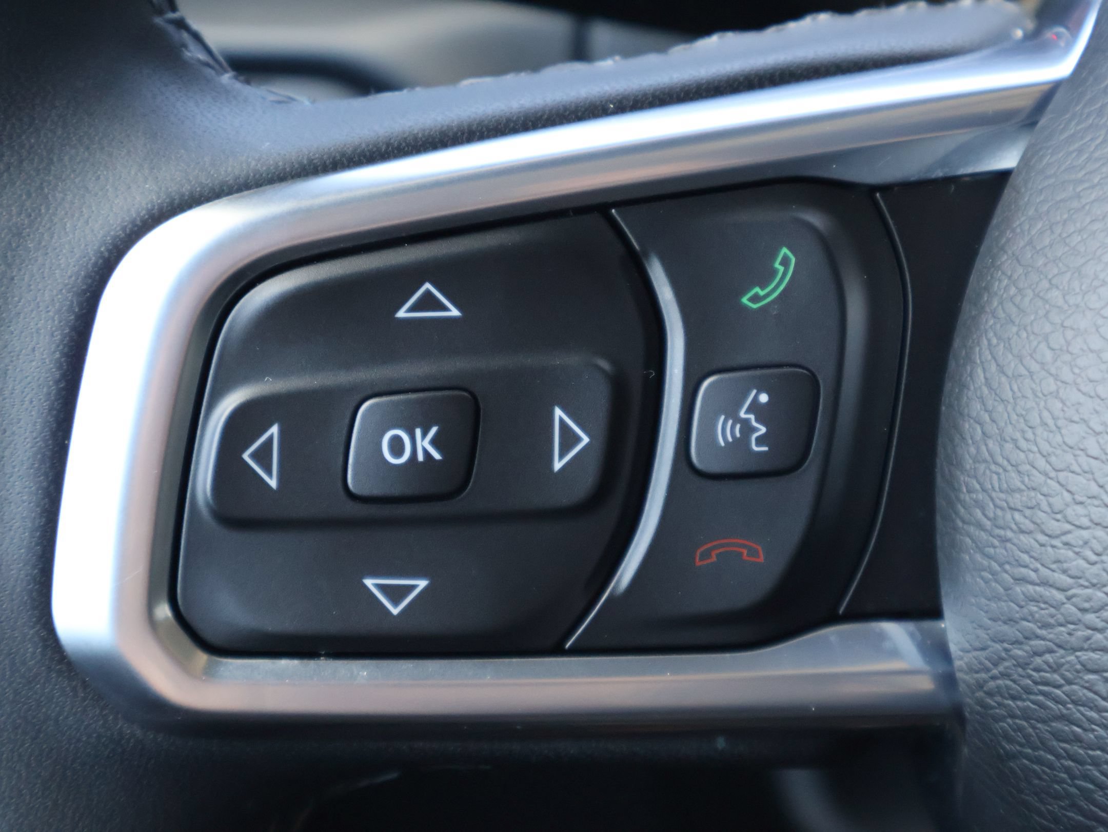Used 2025 Jeep Wrangler Unlimited Sahara AWD/4WD image 13