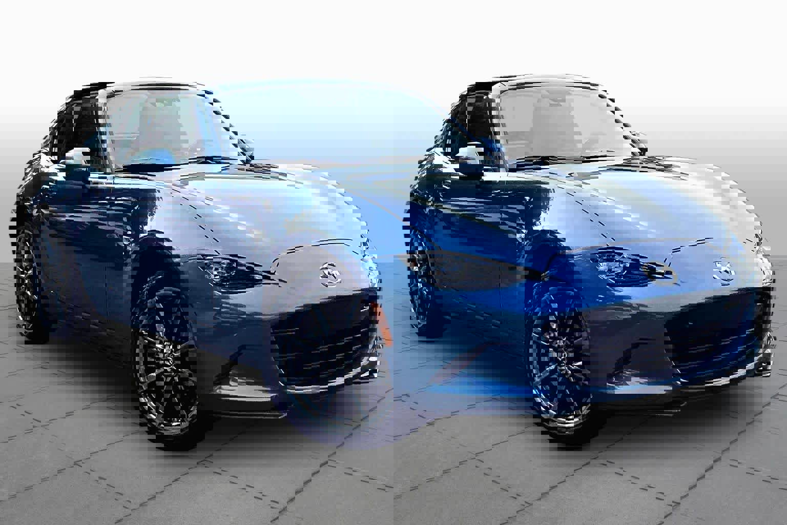 Used 2020 MAZDA MX-5 Miata RF Grand Touring RWD image 3