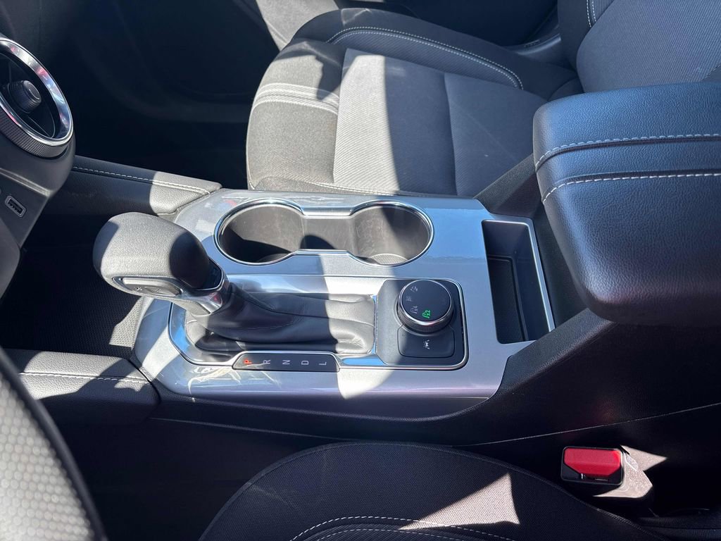 Used 2025 Chevrolet Blazer LT AWD/4WD image 19