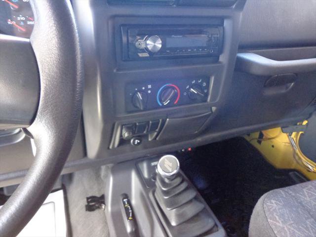Used 2001 Jeep Wrangler SE image 9