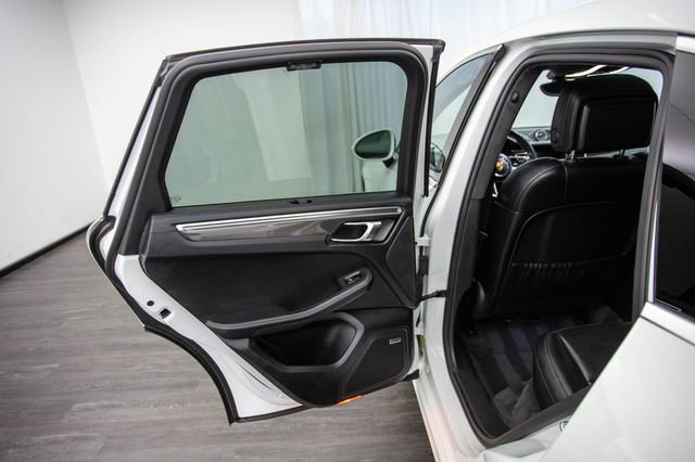 Used 2015 Porsche Macan Turbo image 22