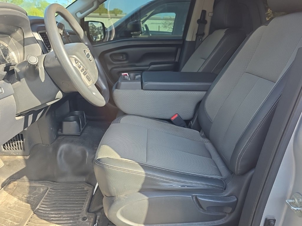 Used 2019 Nissan Titan S w/ S Utility Package image 8
