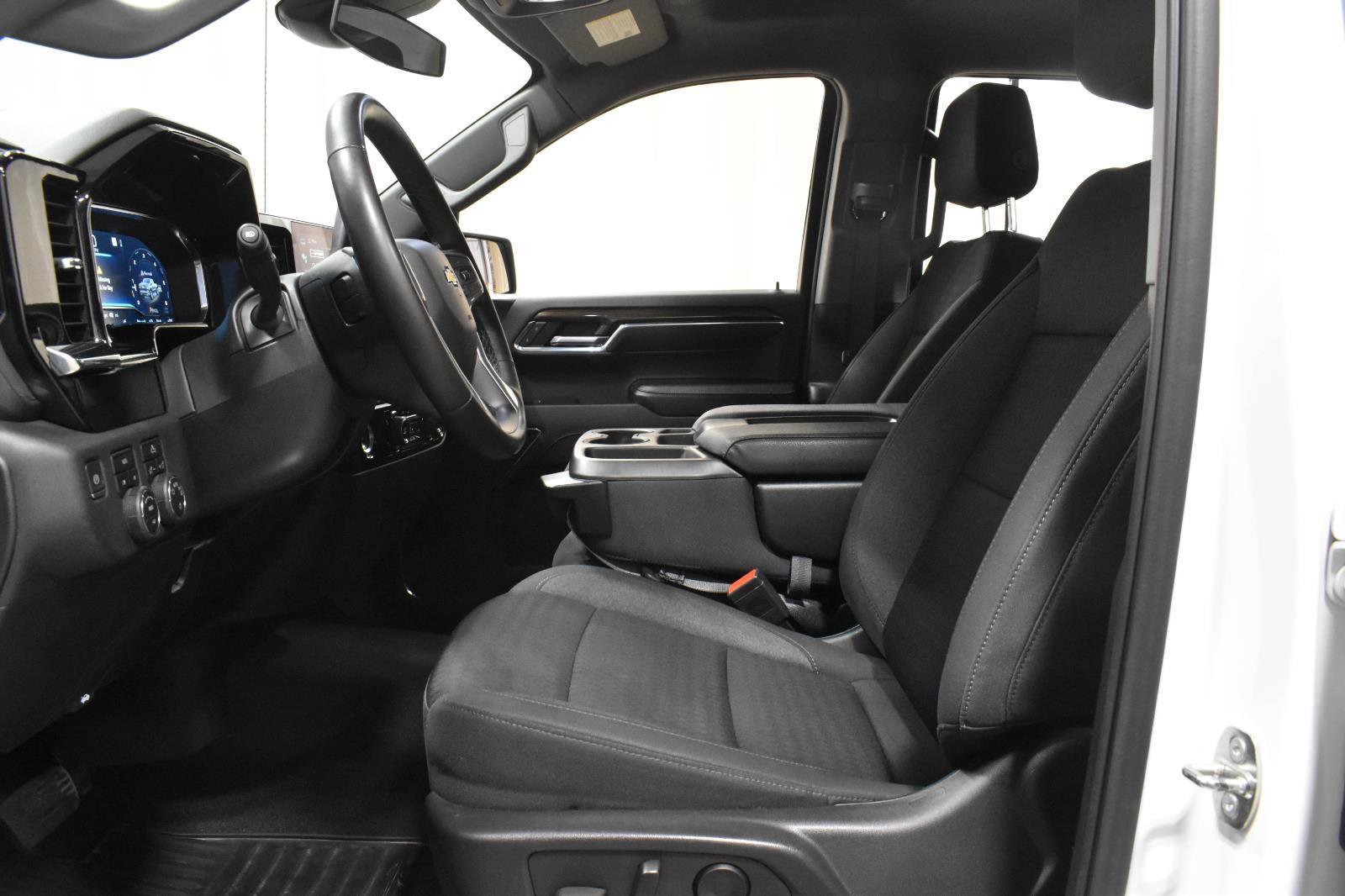 Used 2023 Chevrolet Silverado 1500 LT AWD/4WD image 8