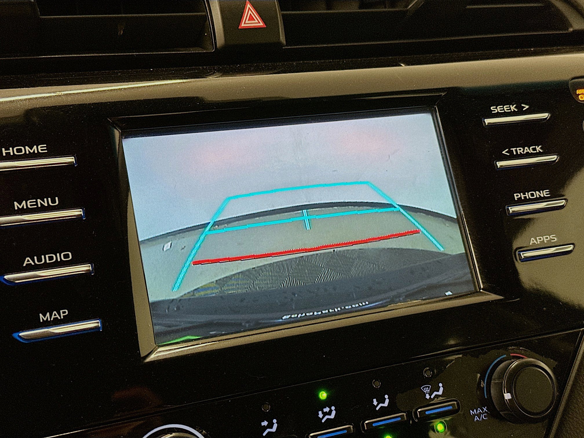 Used 2019 Toyota Camry LE image 23