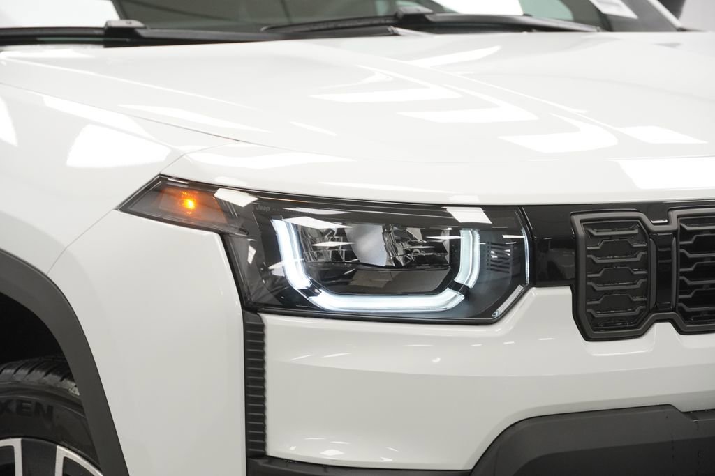 New 2026 Jeep Cherokee Laredo image 5