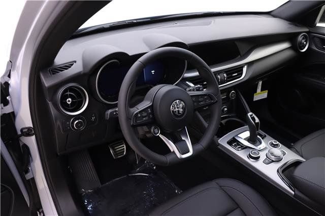 New 2024 Alfa Romeo Stelvio Ti AWD/4WD image 6