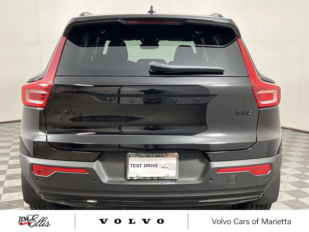 New 2026 Volvo XC40 B5 Ultra w/ Climate Package image 7