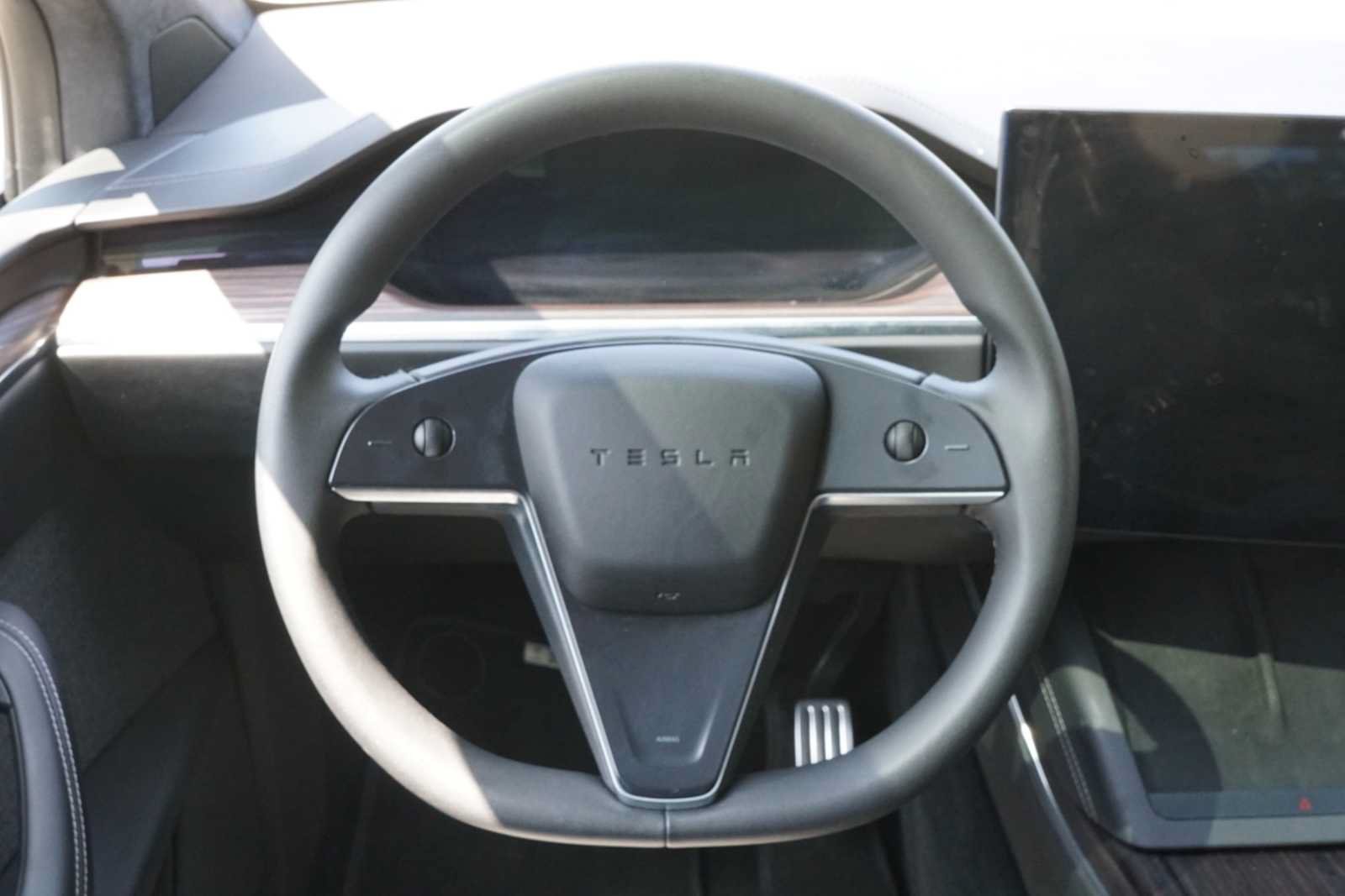 Used 2024 Tesla Model X AWD/4WD image 10