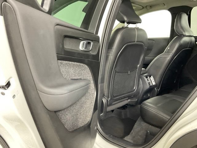 Used 2024 Volvo XC40 B5 Core AWD/4WD image 15