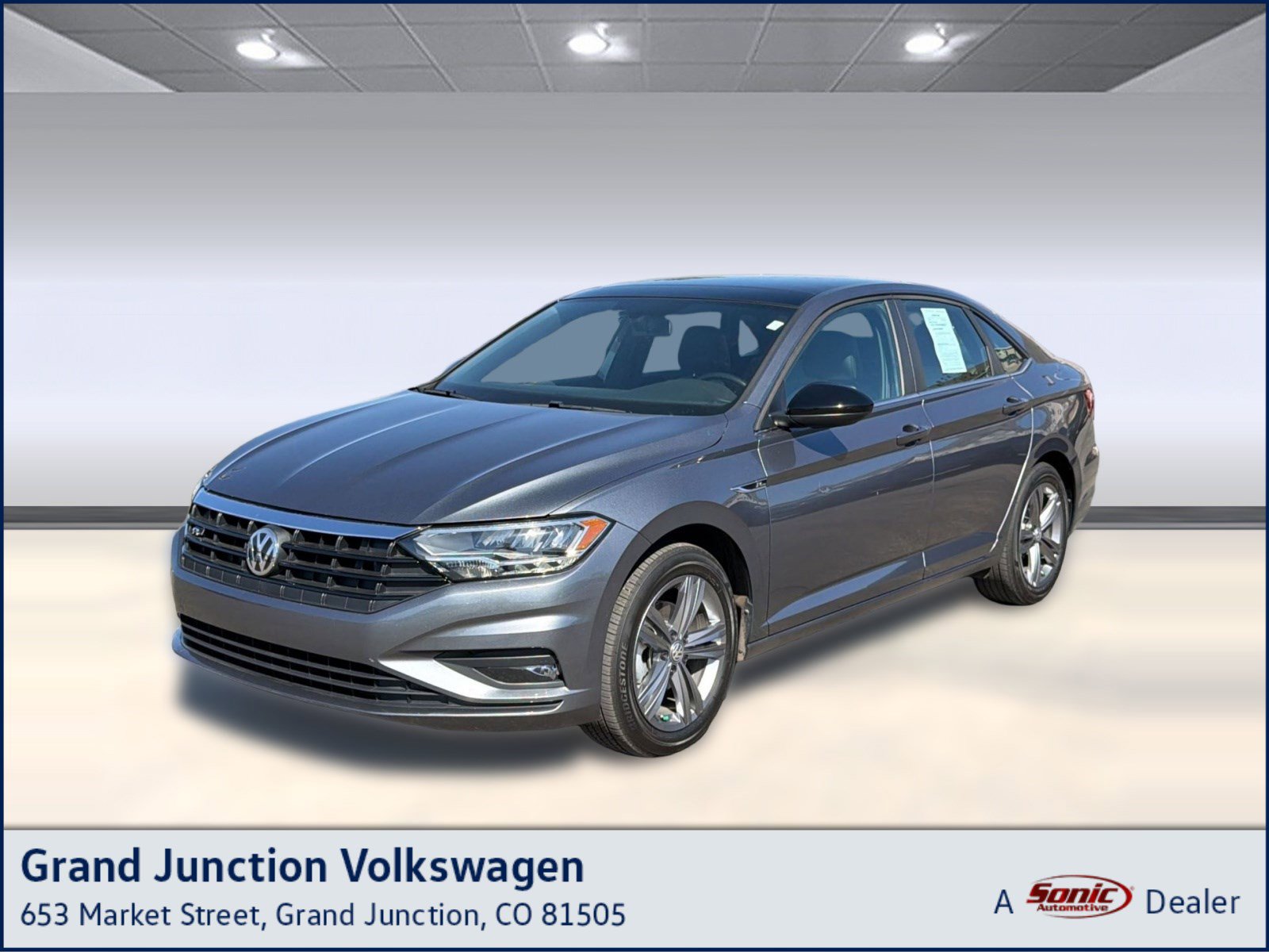 Used 2019 Volkswagen Jetta R-Line w/ R-Line Cold Weather Package image 1