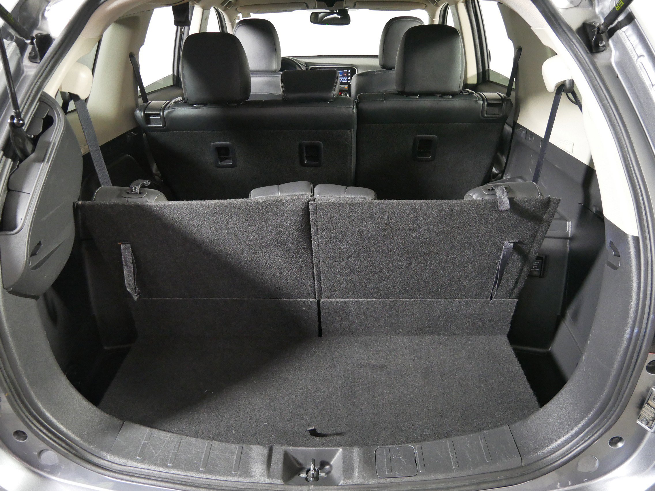 Used 2019 Mitsubishi Outlander SEL AWD/4WD image 18
