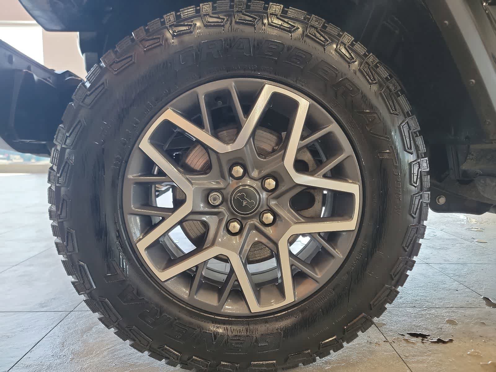 Used 2024 Jeep Wrangler Unlimited Sahara AWD/4WD image 13