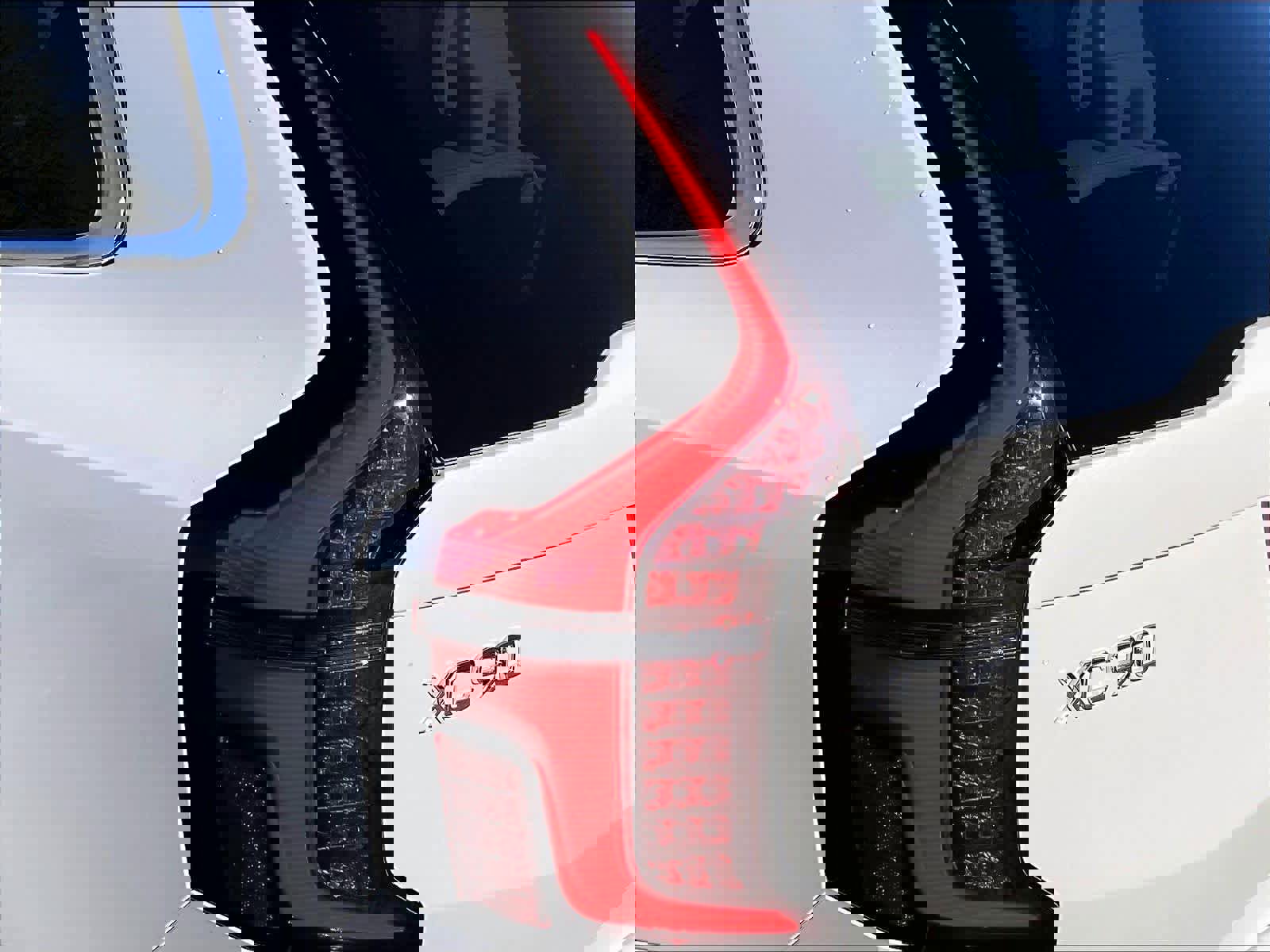 New 2026 Volvo XC90 B6 Ultra w/ Protection Package image 25