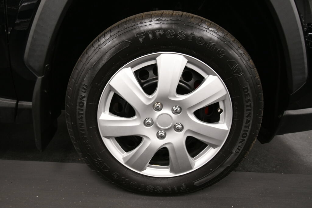 Used 2019 Toyota RAV4 LE w/ All Weather Liner Package AWD/4WD image 28