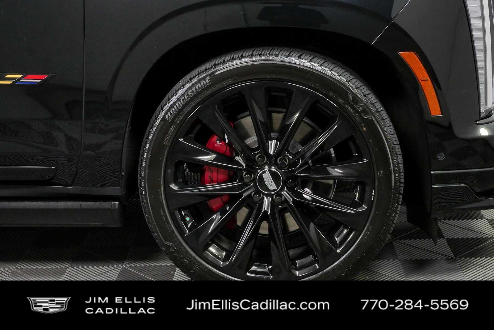 Certified 2025 Cadillac Escalade ESV V w/ LPO, ONYX Package AWD/4WD image 42