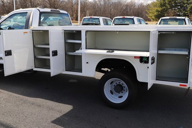 Used 2024 Ford F550 4x4 Regular Cab Super Duty image 7