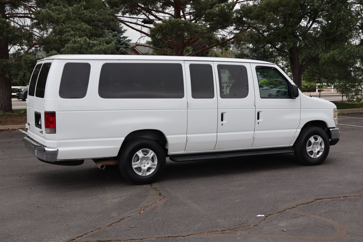 Used 2010 Ford E-350 and Econoline 350 XLT RWD image 4