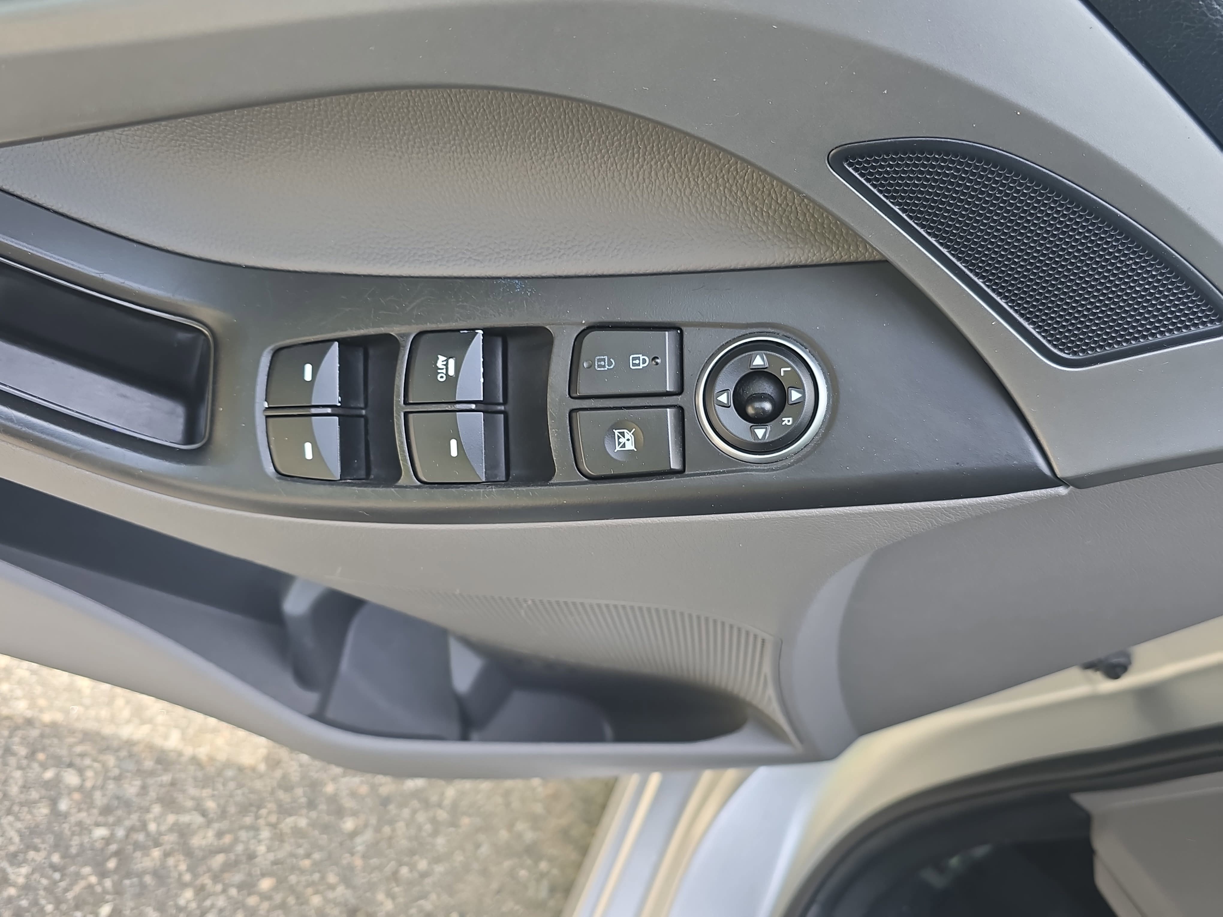 Used 2015 Hyundai Elantra Sport FWD image 26