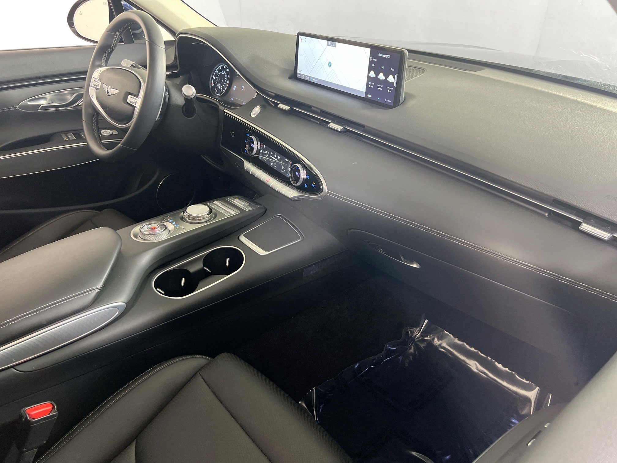 Used 2023 Genesis GV70 2.5T w/ Select Package image 29