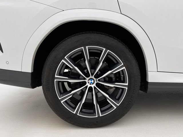 Used 2022 BMW X6 xDrive40i w/ Executive Package AWD/4WD image 28