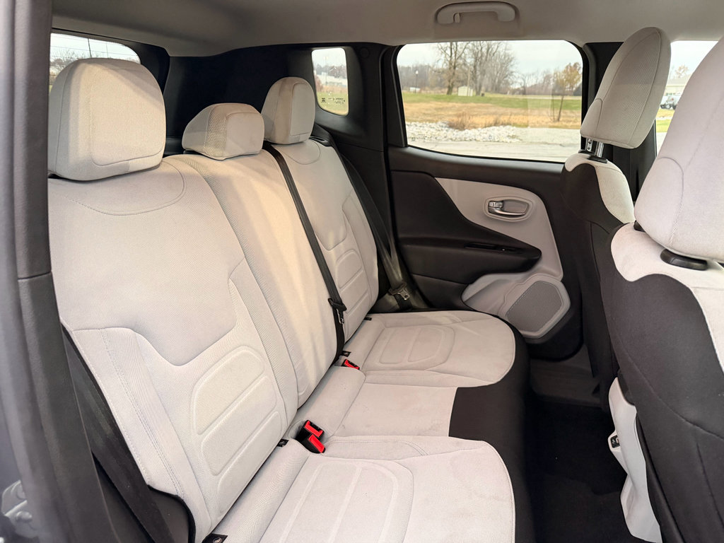 Used 2022 Jeep Renegade Latitude image 16