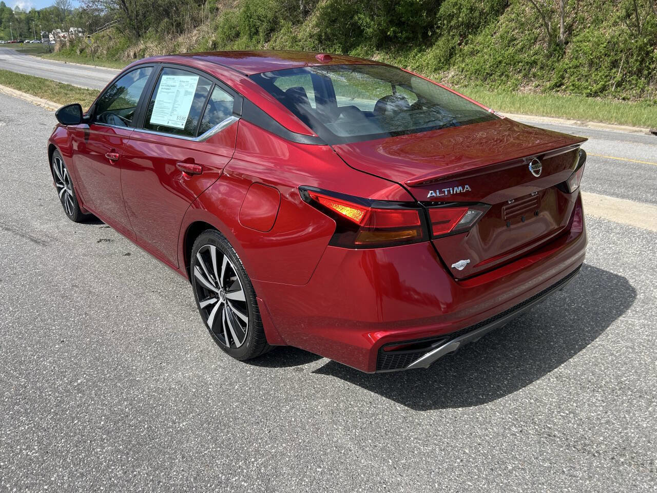 Used 2019 Nissan Altima 2.5 SR FWD image 7