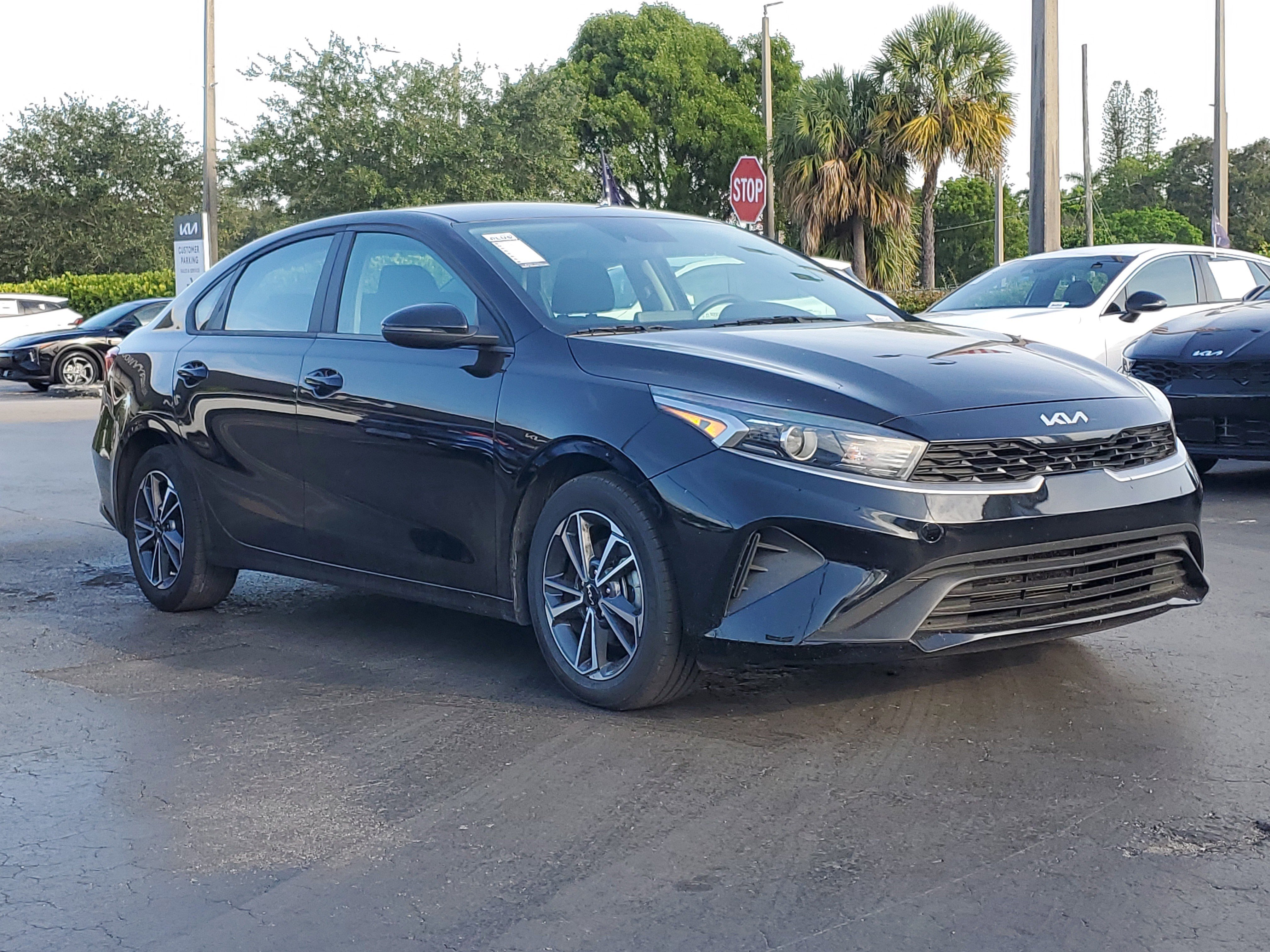 New 2022 Kia Forte LXS w/ LXS Technology Package