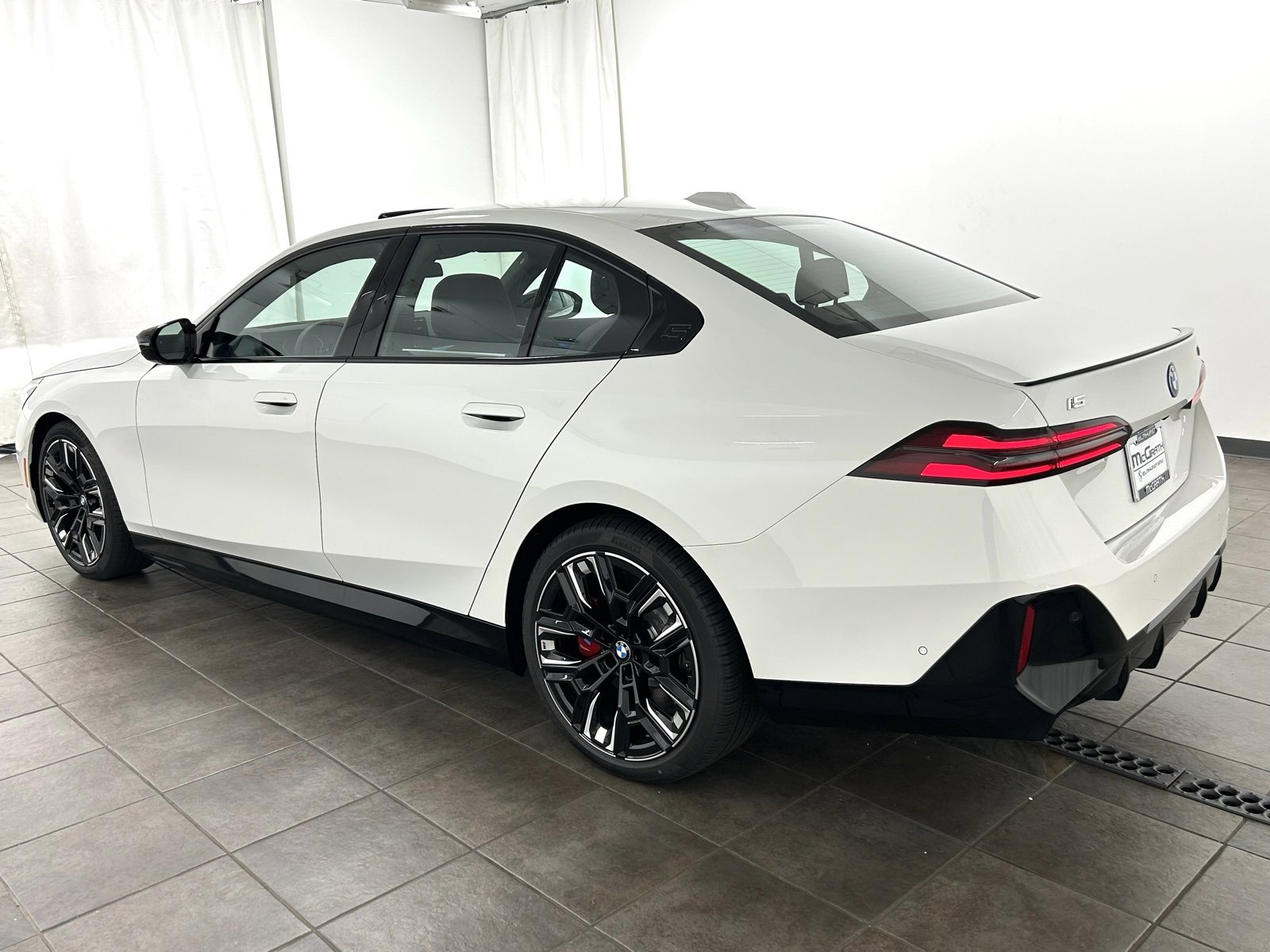 New 2025 BMW i5 M60 w/ Premium Package image 3