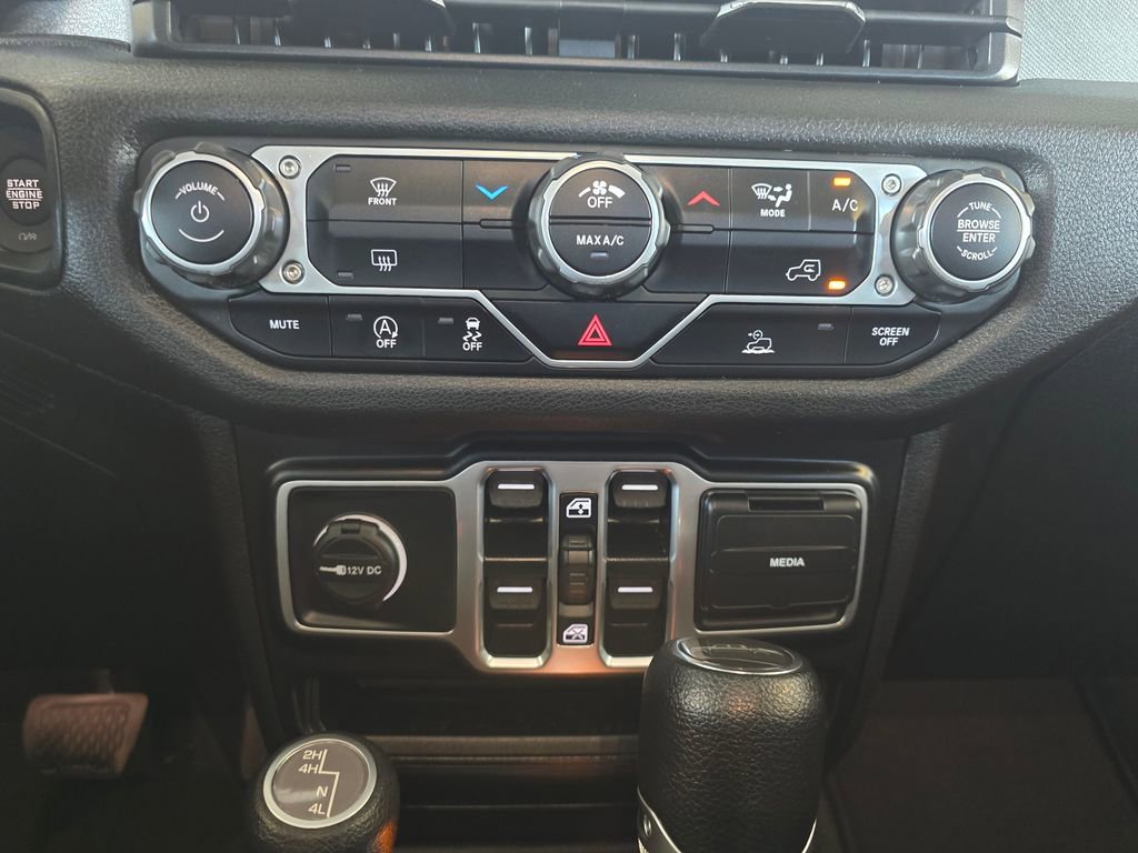 Used 2024 Jeep Gladiator Sport AWD/4WD image 39