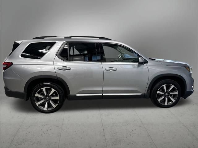 Certified 2023 Honda Pilot Touring image 7