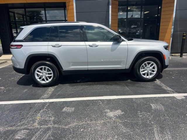 New 2026 Jeep Grand Cherokee Laredo X AWD/4WD image 2