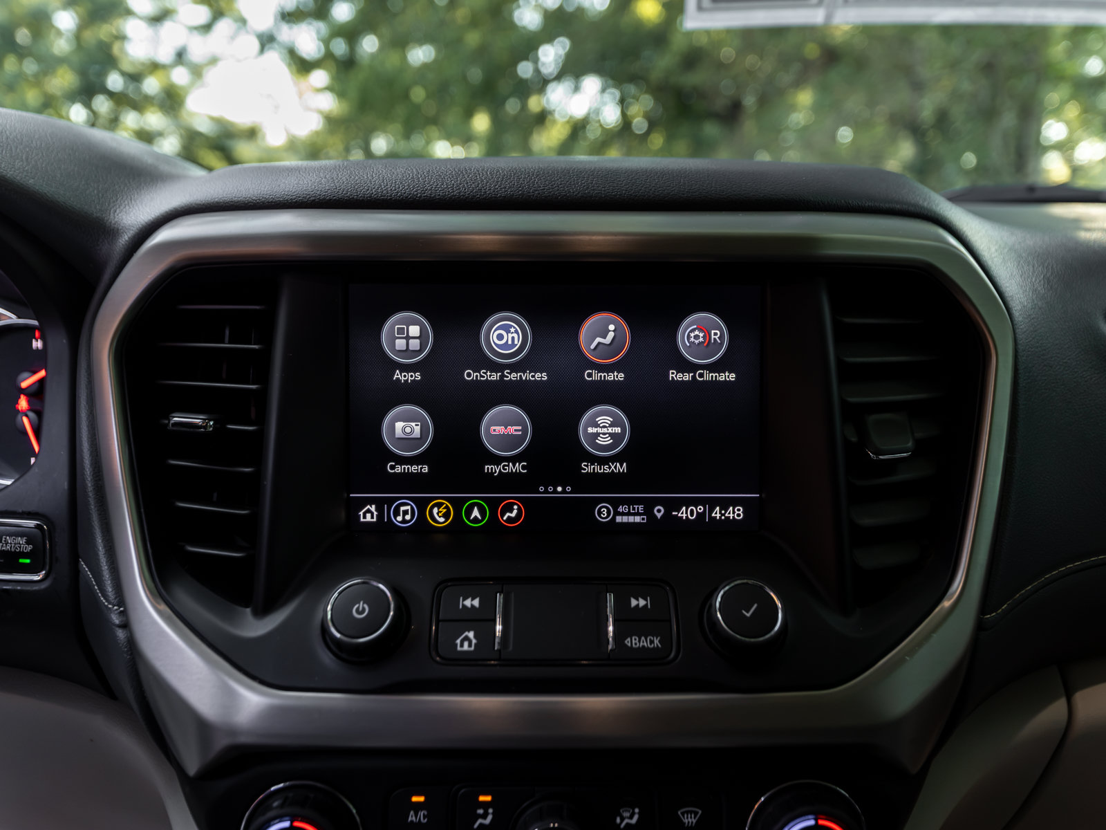 Used 2021 GMC Acadia Denali w/ Denali Technology Package FWD image 8